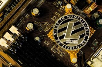 Sen. Lummis Needs to Get On the Right Play on Crypto Legislation or Get Off the Field, Says The Bull Moose Project