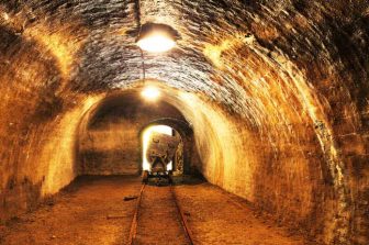 AURION OBTAINS SECURITYHOLDER APPROVAL FOR PLAN OF ARRANGEMENT WITH AGNICO EAGLE MINES LIMITED